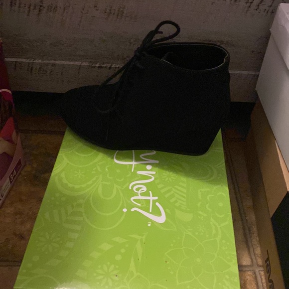 Boot - Picture 2 of 2